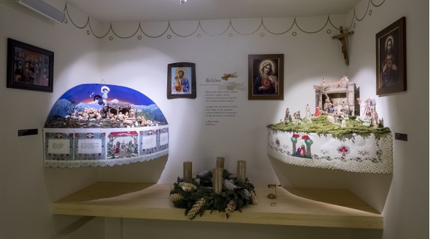 Traditional Slovenian nativity scenes in the museum