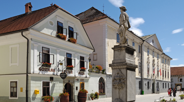 Lectarjeva hiša na Linhartovem trgu