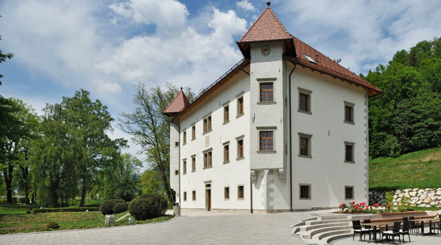 the Renaissance manor 