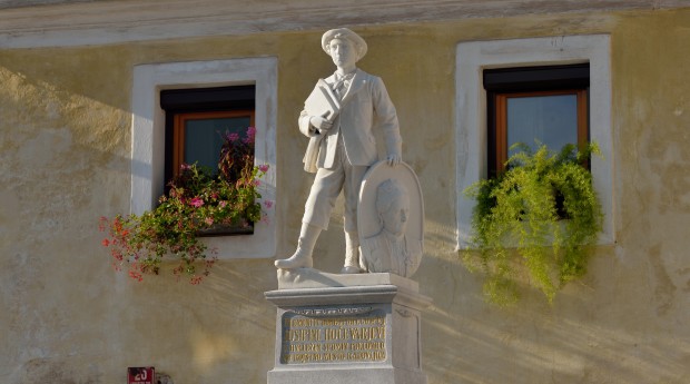 Spomenik Josipini Hočevar