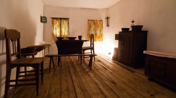 A typical living area of a blacksmith in the Fovšaritnica Museum House