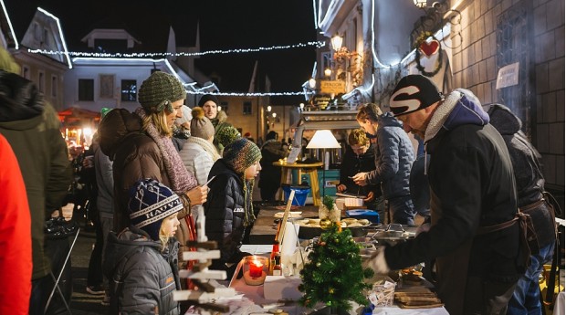 Street Food z Okusi Radol'ce ob prižigu lučk